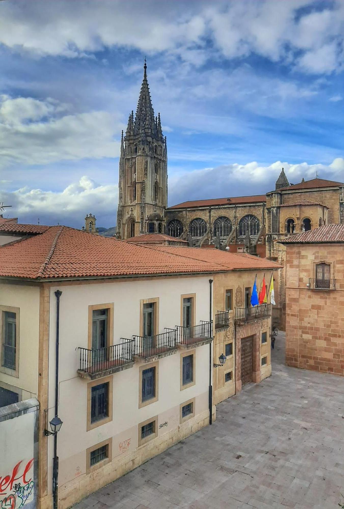 Apartamento Salsipuedes-La Catedral Oviedo Eksteriør billede